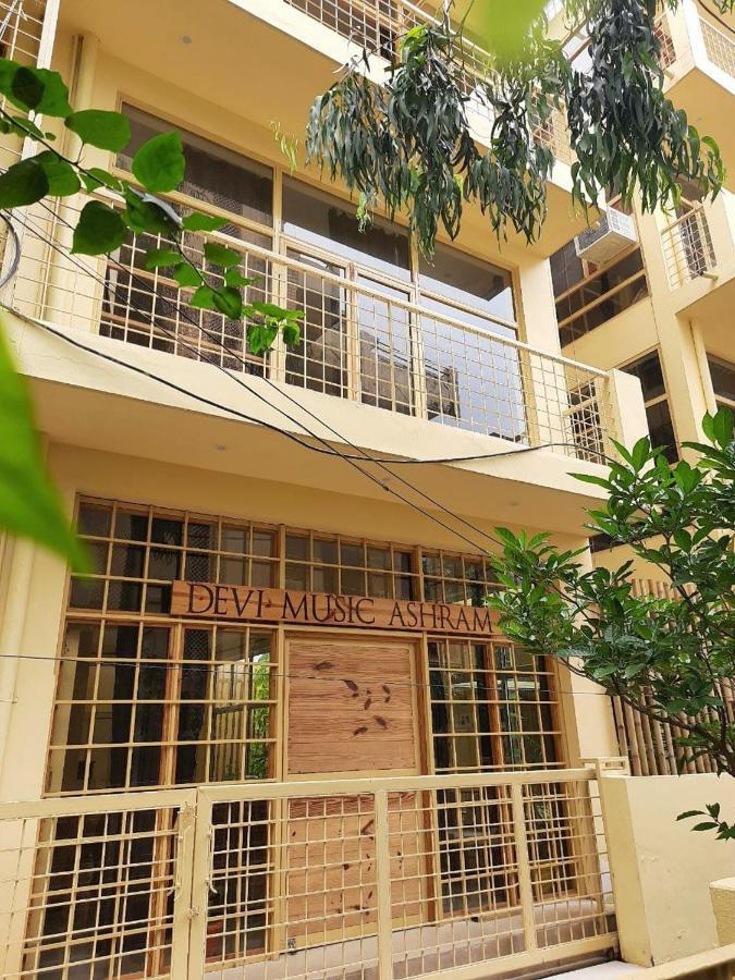 לינה וארוחת בוקר רישיקש Devi Music Ashram מראה חיצוני תמונה