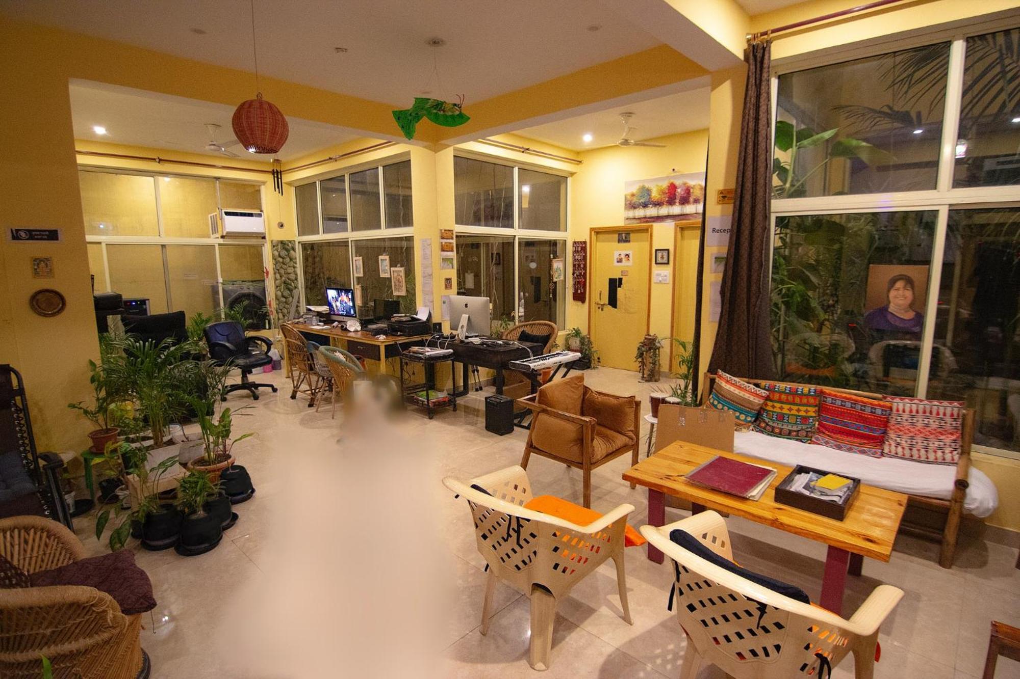 לינה וארוחת בוקר רישיקש Devi Music Ashram מראה חיצוני תמונה