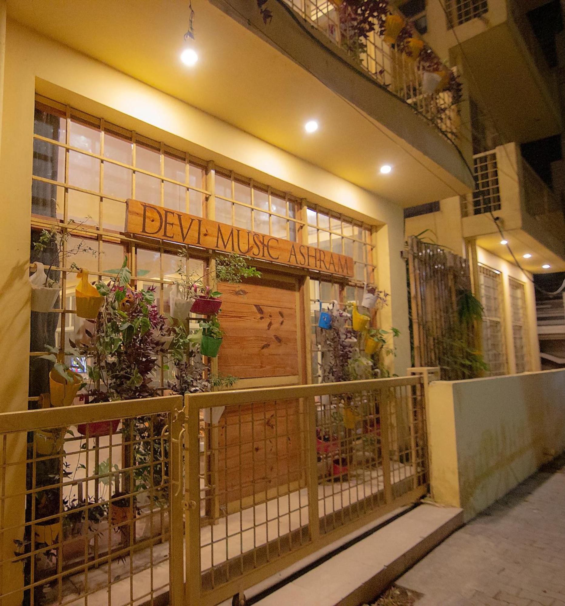 לינה וארוחת בוקר רישיקש Devi Music Ashram מראה חיצוני תמונה