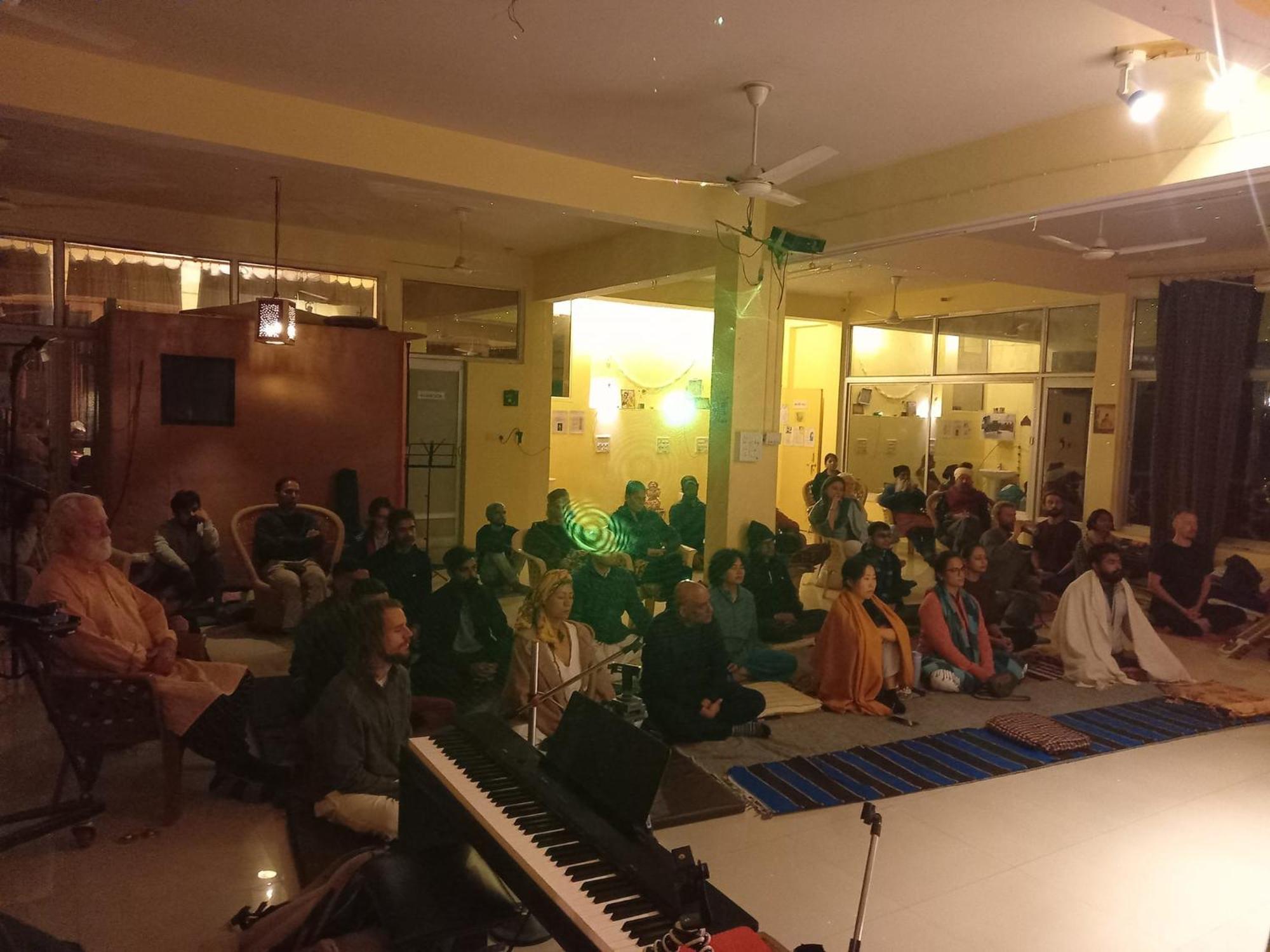 לינה וארוחת בוקר רישיקש Devi Music Ashram מראה חיצוני תמונה