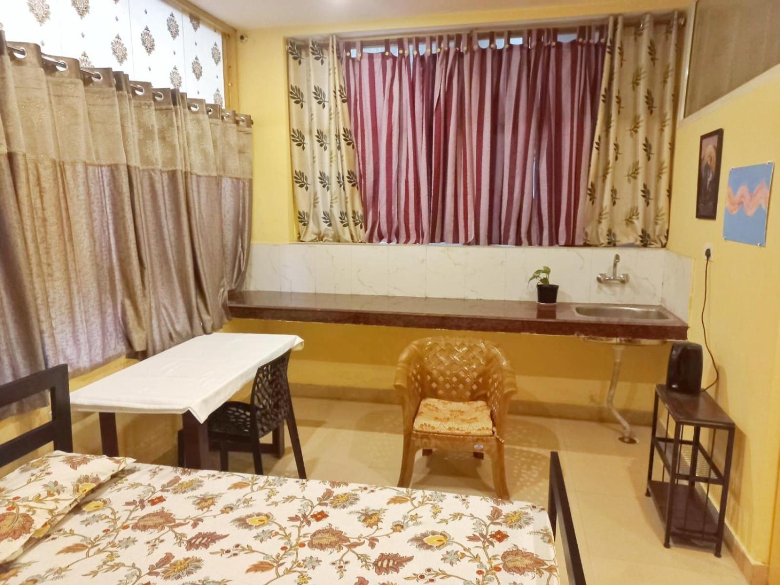 לינה וארוחת בוקר רישיקש Devi Music Ashram מראה חיצוני תמונה